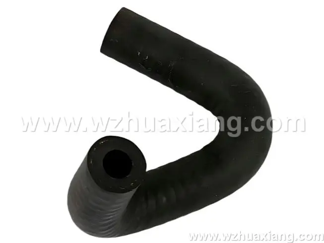 后部冷却液软管
rear  coolant  hose